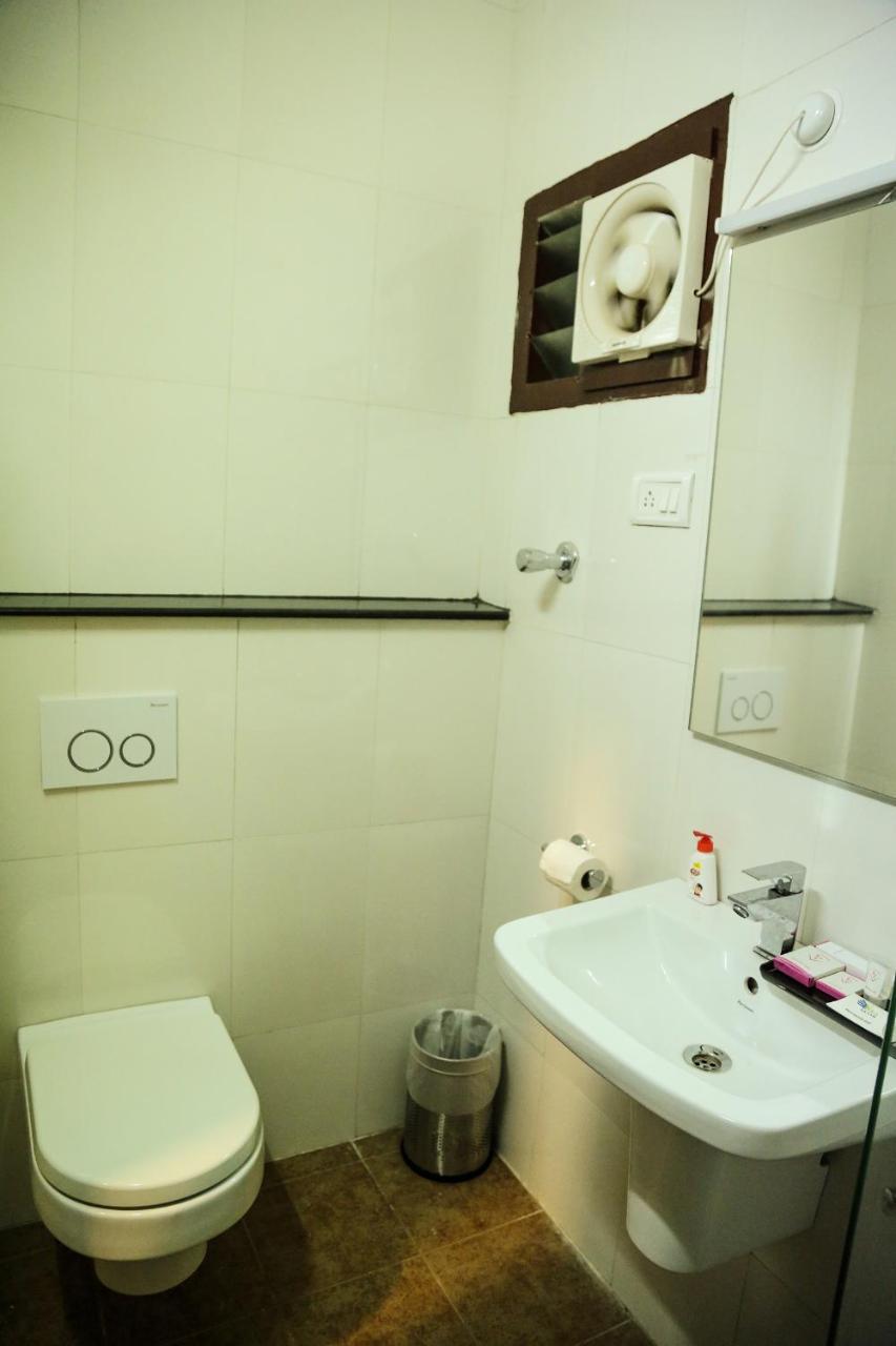 Hotel Sera Grand Madras Buitenkant foto