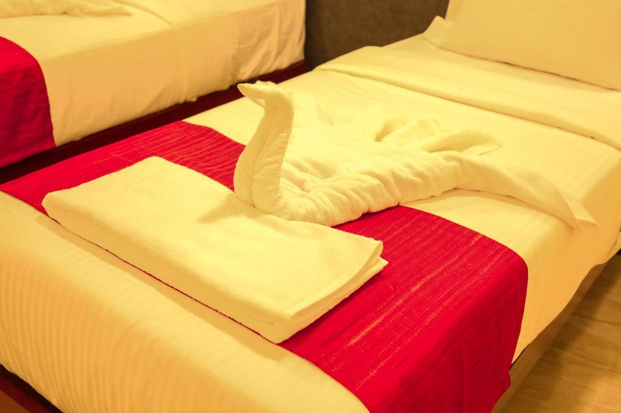 Hotel Sera Grand Madras Buitenkant foto