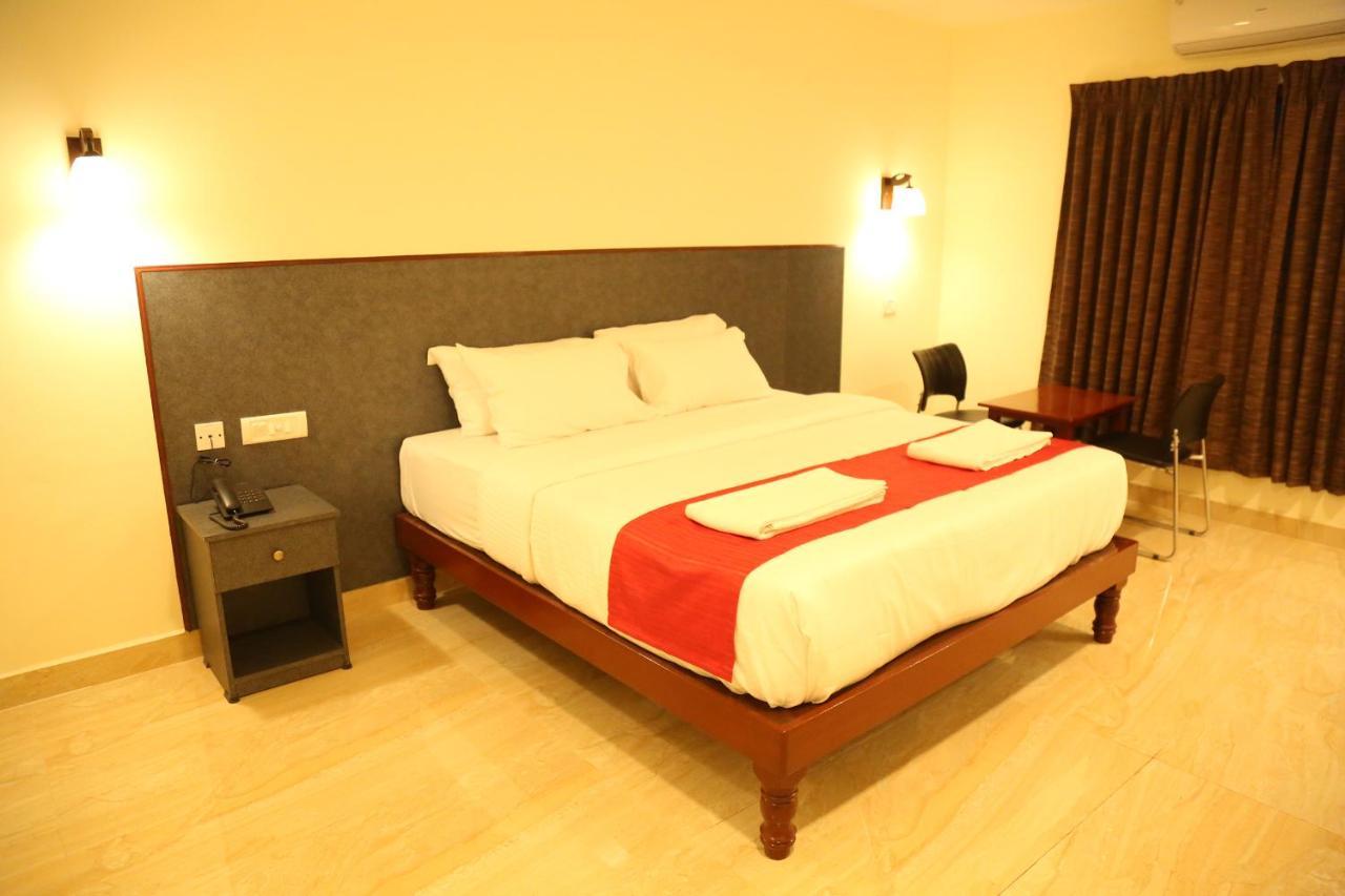 Hotel Sera Grand Madras Buitenkant foto