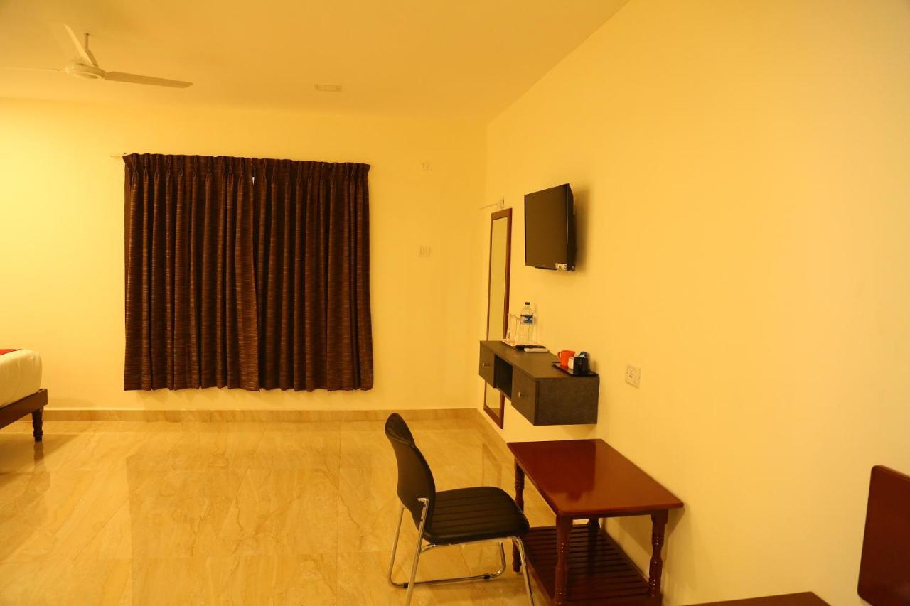 Hotel Sera Grand Madras Buitenkant foto