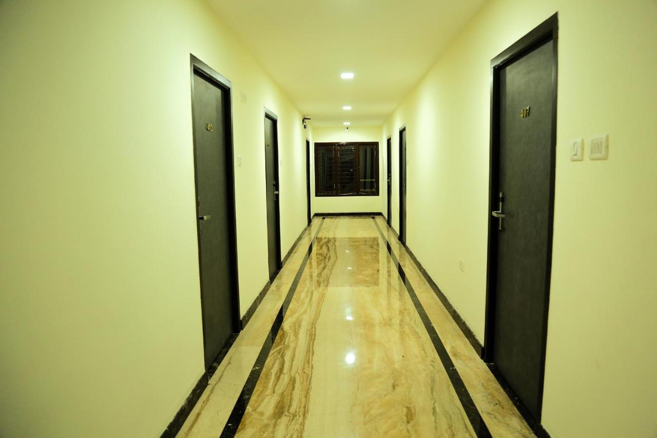 Hotel Sera Grand Madras Buitenkant foto