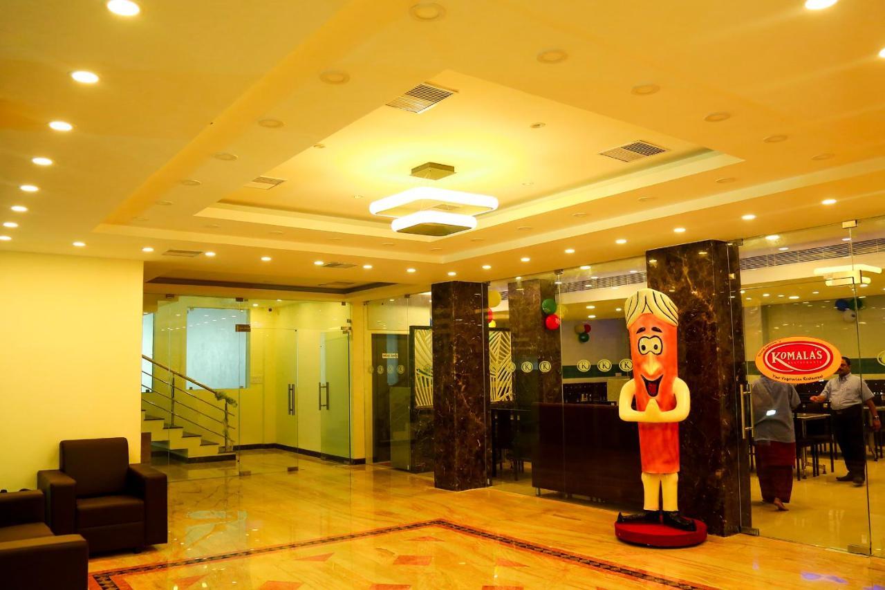 Hotel Sera Grand Madras Buitenkant foto